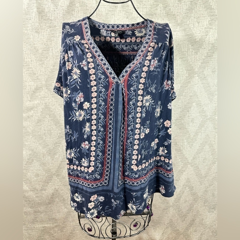 Lucky brand v neck navy floral print blouse size 2X